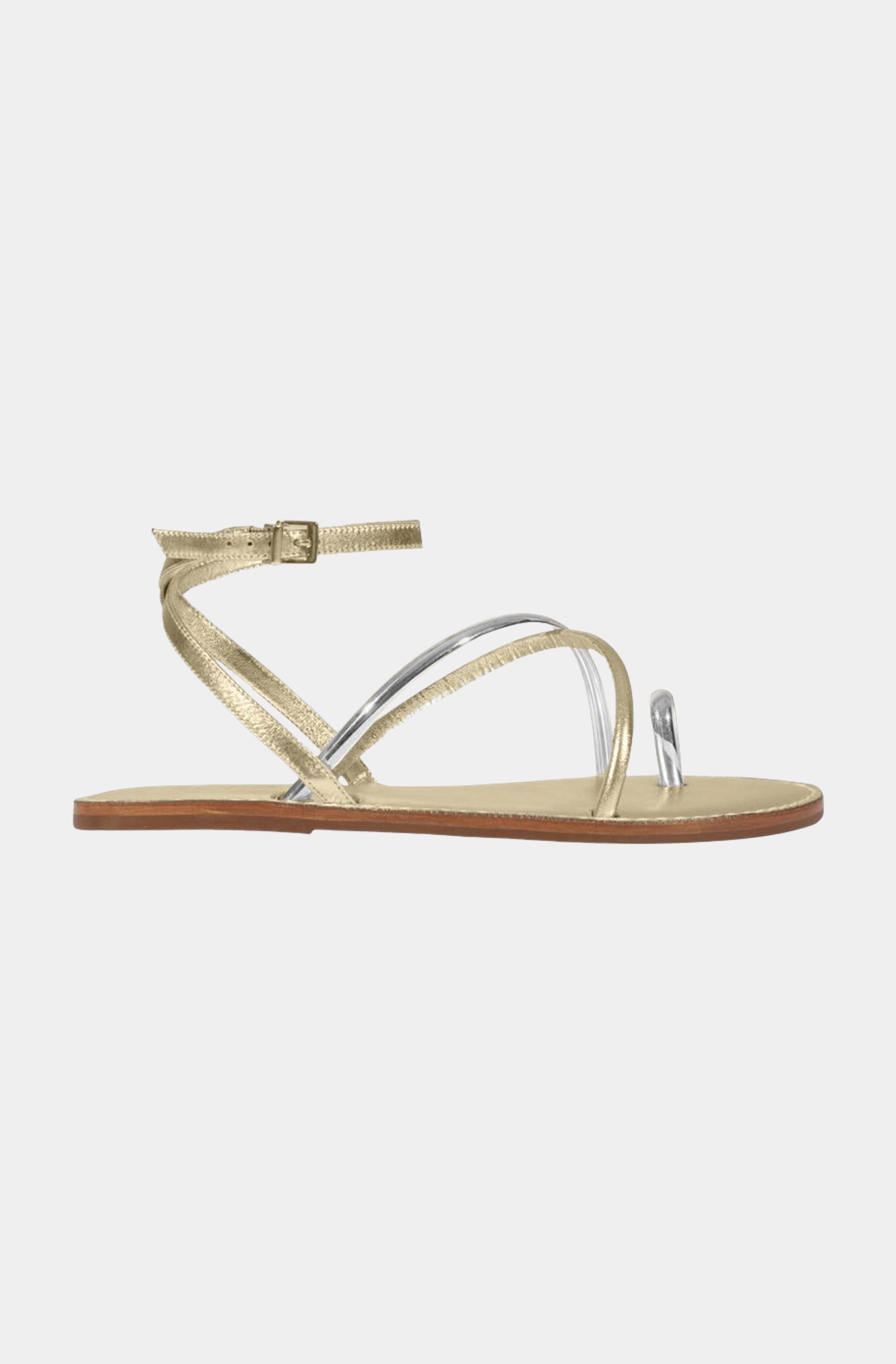 Valeria Sandal